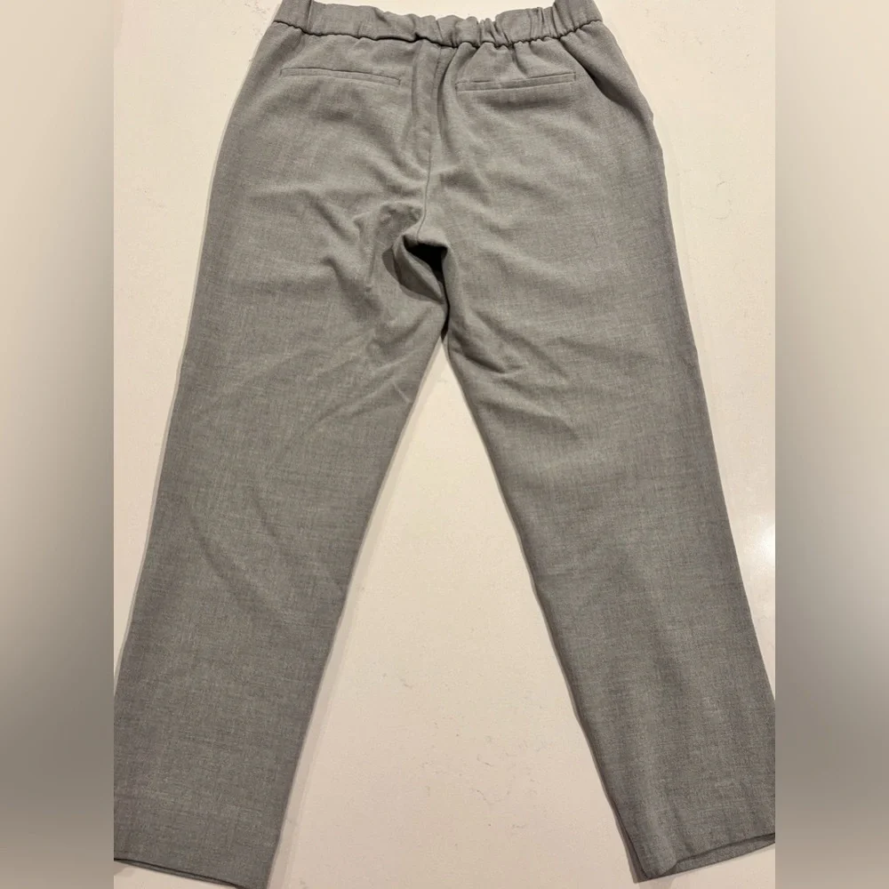 🌸 Zara TRF Collection Women’s Medium Gray Ankle Pants with Elastic Waist